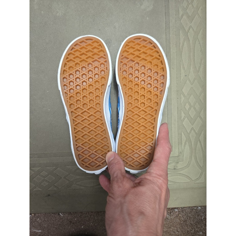 Vans Girl's Snowflake Classic Slip On Sneakers Size 1 Brand NEW - Picture 5 of 5